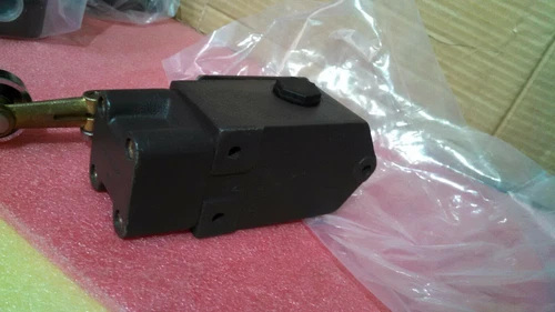 Schmersal MS441 M2L035 Limit Switch Push Lever PLC Transducer Transmitter