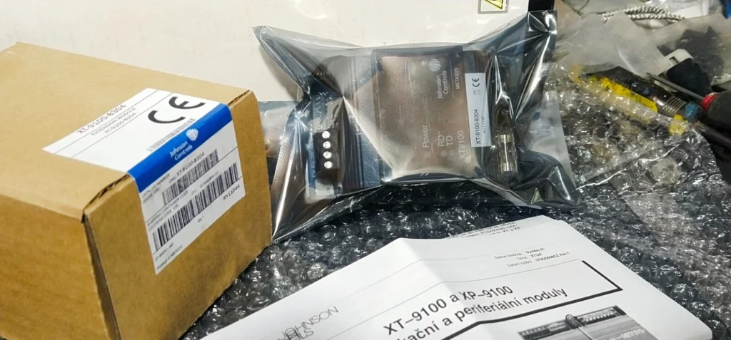 Johnson Controls Metasys XT-9100-8304 Expansion Module Transducer Transmitter