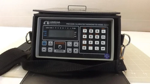 Omega CL521 Thermocouple RTD Precision Calibrator / Thermometer