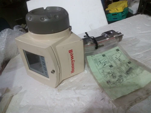 Honeywell Smart Line RM71 Guided Radar Level Transmitter Transducer Meter