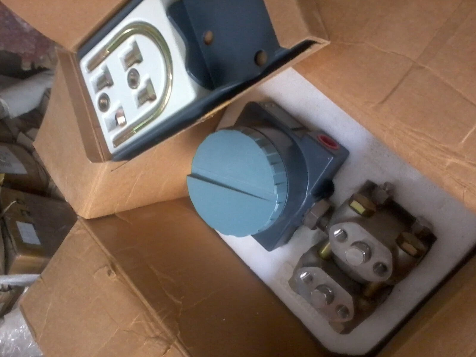 Foxboro 823DP Sensor L 4-20mA DP Pressure Transmitter Transducer Controller
