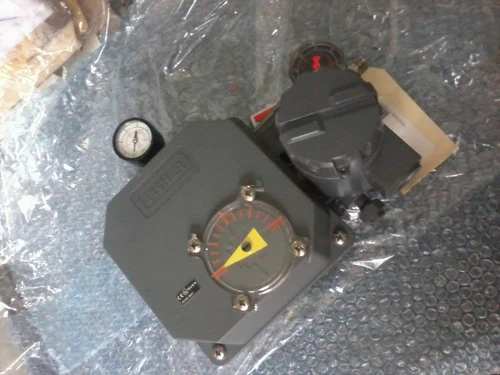 Fisher 3720 Elector-Pneumatic Valve Positioner Transducer Transmitter Controller