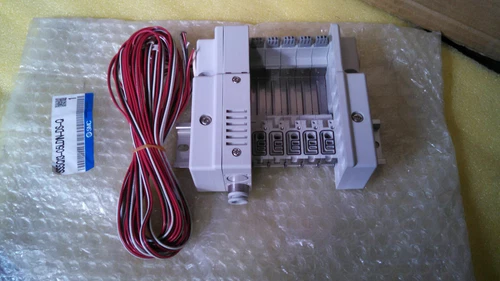 SMC SS5Q13-05LD1N-DS-Q Manifold Plug Solenoid Valve Transducer Transmitter