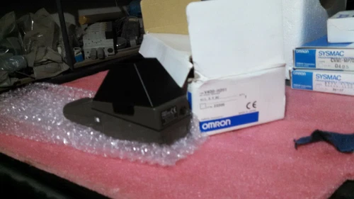 Omron V400-H201 2D Code Reader PLC DCS Transducer Transmitter Controller Meter