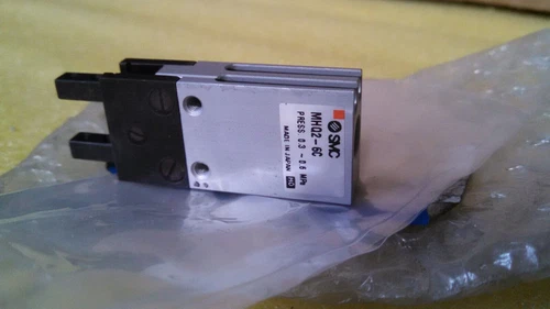 SMC MHQ2-6C Pneumatic Gripper Parallel Style Transducer Transmitter Controller