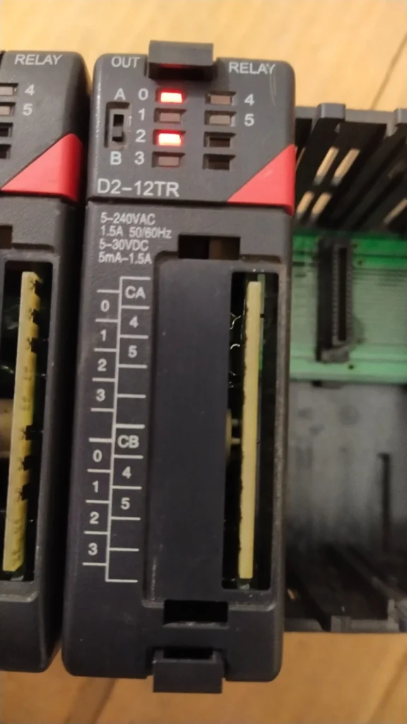 Direct Logic 205 D2-12TR 12 Output Module PLC Controller Transducer Transmitter