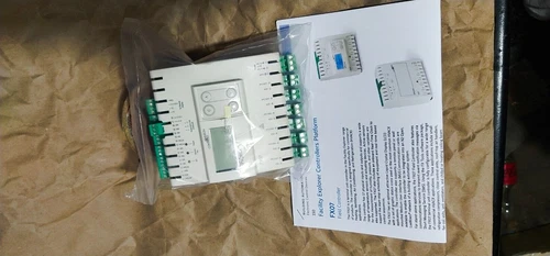 Johnson Controls LP-FX07D71-000C Terminal Controller PLC Transmitter Transducer