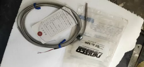 Dynisco Thermocouple 83-21-200 Temperature Controller Transducer Transmitter