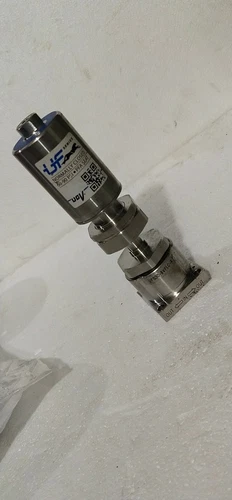 Ham-Let UFS30-8VFLC-X 3 Port Surface Mount Valve Transmitter Transducer