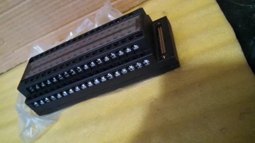Mitsubishi A6TBXY70 PLC Terminal Module PLC Controller Transmitter Transducer