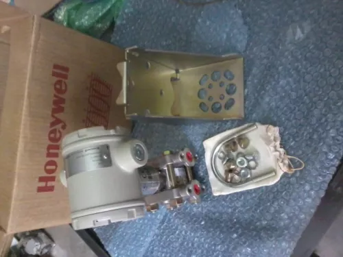 Honeywell STD 110 Smart Differential Pressure Transmitter Transducer Meter - Image 2