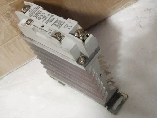 HanyoungNux HSR SLD252Z Solid State Relays 264V 25A 4-32V Transmitter Controller