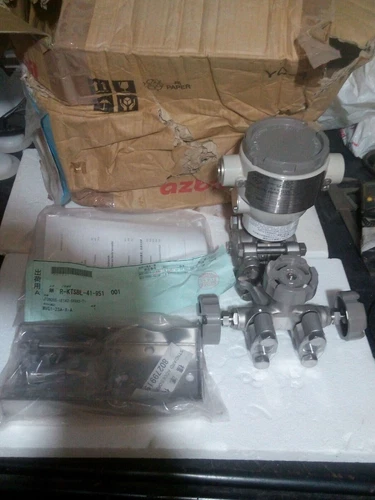 Yamatake Azbil JTD920 D/P 4-20mA SFN 3Way Valve Pressure Transmitter Transducer - Image 2