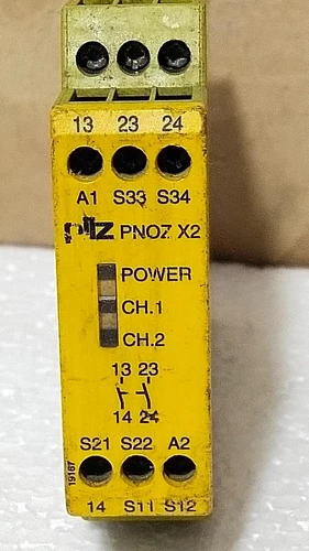 Pilz PNOZ X2 24VAC/DC Emergency Stop Relay Transmitter Transducer Controller