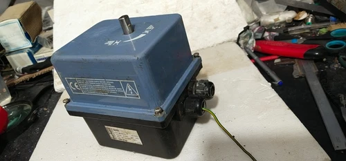 Burkert 3003 Electric Rotary Actuator 100Nm ON-OFF 230VAC Transducer Controller