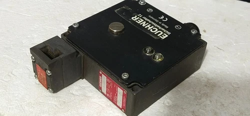 Euchner TZ2RE024PGVAB Safty Interlock Switch 24V PLC Transmitter Transducer