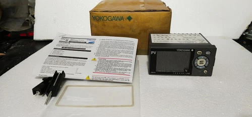 Yokogawa UM33A Digital Indicator 1/8Din TE V mA I/P Transmitter Controller Meter