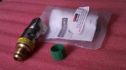 Generant SDC-3440 Self Locking Liquid Cylinder Connector Transmitter Transducer