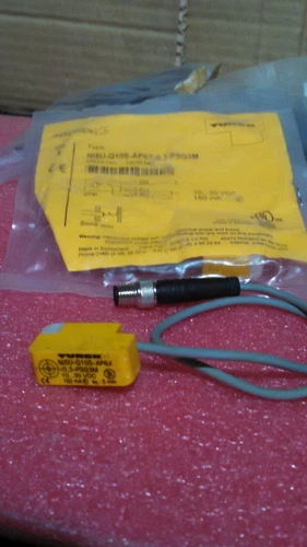 Turck Ni5U-Q10S PNP Proximity Sensor 30V 5mm Controller Transmitter Transducer