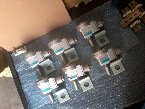 SMC IS113 Pressure Switch .2- 1KG 5A Controller Transducer Transmitter