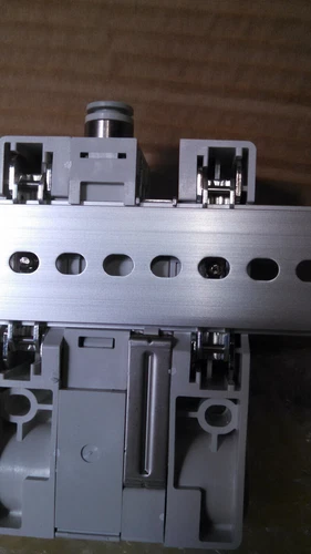 SMC SS5Q13-01LD1N-DS-Q Manifold Plug Solenoid Valve Transducer Transmitter - Image 10