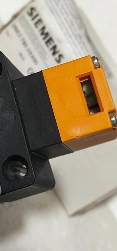 Siemens 3SE3 750 Safety Position Switch 24V Lock Actuator Controller Transducer - Image 11