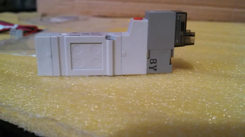 SMC 5 Port 24VDC VZ3143-5L0Z SY3140 Solenoid Valve Transducer Transmitter Contr - Image 10