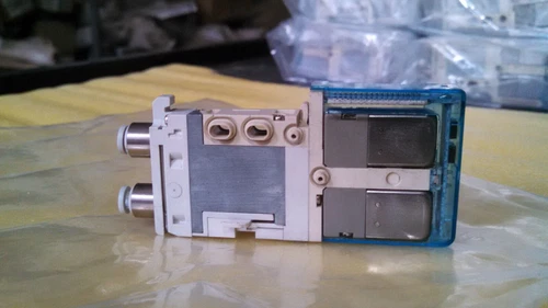 SMC SJ3260-6CUD-C4 SJ3160 12VDC Solenoid Valve Transducer Transmitter - Image 2