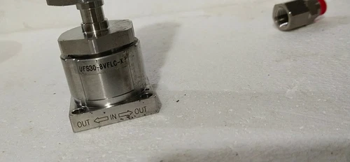 Ham-Let UFS30-8VFLC-X 3 Port Surface Mount Valve Transmitter Transducer - Image 3