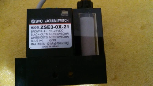 SMC ZSE3-0X-21L Vacuum Switch Valve Transducer Transmitter Meter Japan - Image 3