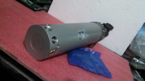 SMC CK1A50-150YA Pneumatic Cylinder Actuator 50-200mm Stroke Transducer Control - Image 3