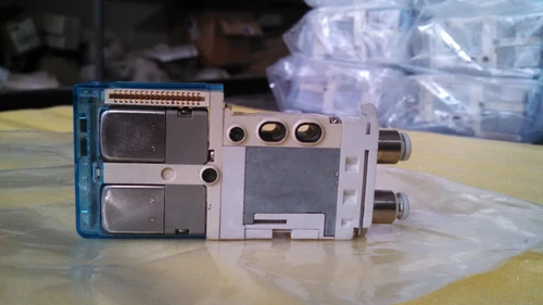 SMC SJ3260-6CUD-C4 SJ3160 12VDC Solenoid Valve Transducer Transmitter - Image 4