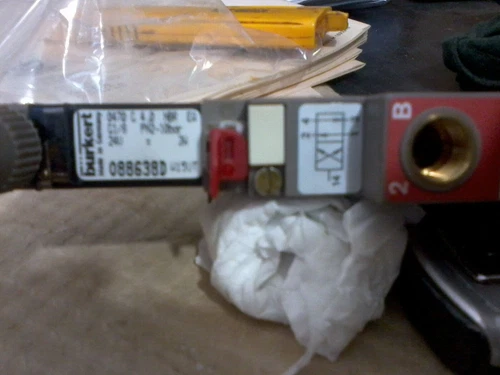Burkert 0470 G 4,0 NBR 24VDC AC G1/8 Pneumatic Solenoid Valve Transducer Control - Image 4