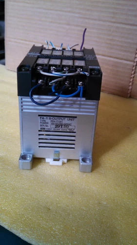 Idec PFA-1T081 Module Relay Out 8 Point PLC DCS Transmitter Transducer - Image 4