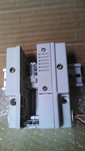 SMC SS5Q13-02LD1N-DS-Q Manifold Plug Solenoid Valve Transducer Transmitter - Image 5