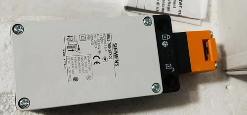 Siemens 3SE3 760 Safety Position Switch 24VD Lock Actuator Controller Transducer - Image 5