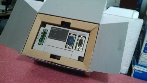 Omron V700-L11 ID Link PLC DCS Controller Transducer Transmitter Meter - Image 4