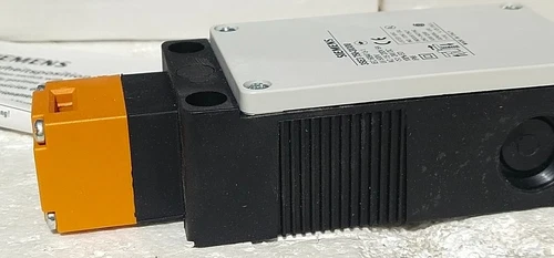 Siemens 3SE3 750 Safety Position Switch 24V Lock Actuator Controller Transducer - Image 7