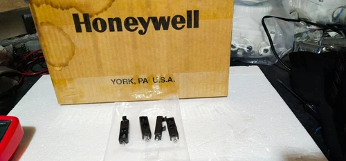 Honeywell DC2500-CE Digital Controller Meter Transmitter Transducer Tested - Image 9