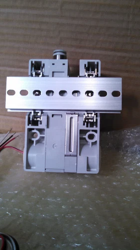 SMC SS5Q13-01LD1N-DS-Q Manifold Plug Solenoid Valve Transducer Transmitter - Image 9