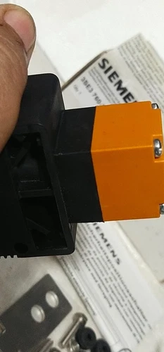 Siemens 3SE3 760 Safety Position Switch 24VD Lock Actuator Controller Transducer - Image 10