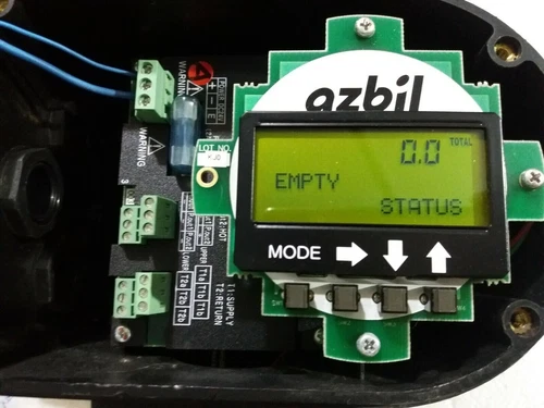 Azbil MCM10A Electromagnetic Calorimeter Flow 25mm 4-20mA Transmitter Controller - Image 9