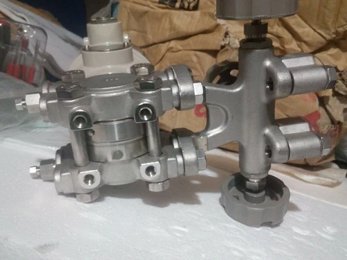 Yamatake Azbil JTD920 D/P 4-20mA SFN 3Way Valve Pressure Transmitter Transducer - Image 10