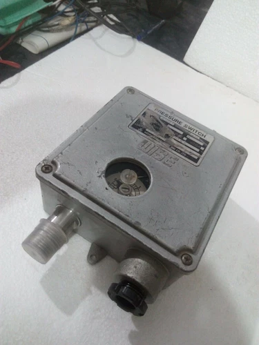 Woojin WI091 Pressure Switch 4kg 220VAC 15A Transmitter Transducer Controller