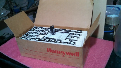 Honeywell Micro Switch AML41CBE3 AML21CBC3BA Indicator Housing Lamp Transducer
