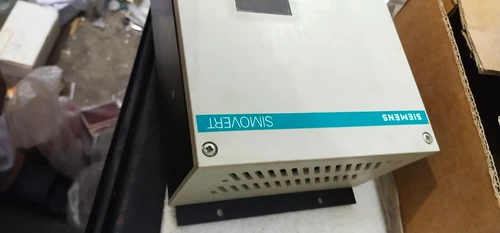 Siemens Simovert P6SE21 230VAC Out 3 Phase 2.8 A Inverter Controller Transducer