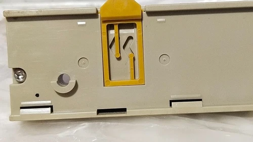 Omron XW2D-50G6 Connector Screw Terminal 50 DIN Rail Controller