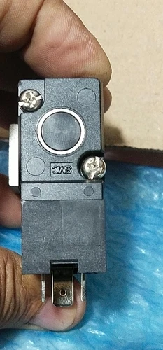 SMC VT307-5DO-02F 3 Port 1/4 Inch 24VDC Solenoid Valve Transducer Transmitter