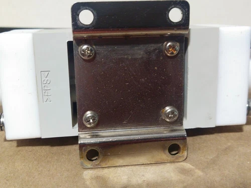 SMC PFW511-00S-1 Vortex Flow Switch 24VDC 1-5VDC 1 Inch Transducer Transmitter