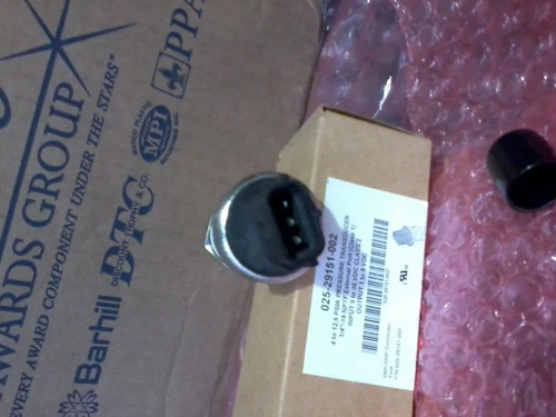 Johnson Controls 4-12.5 PSIA 1-5VDC Pressure Transmitter Transducer Controller
